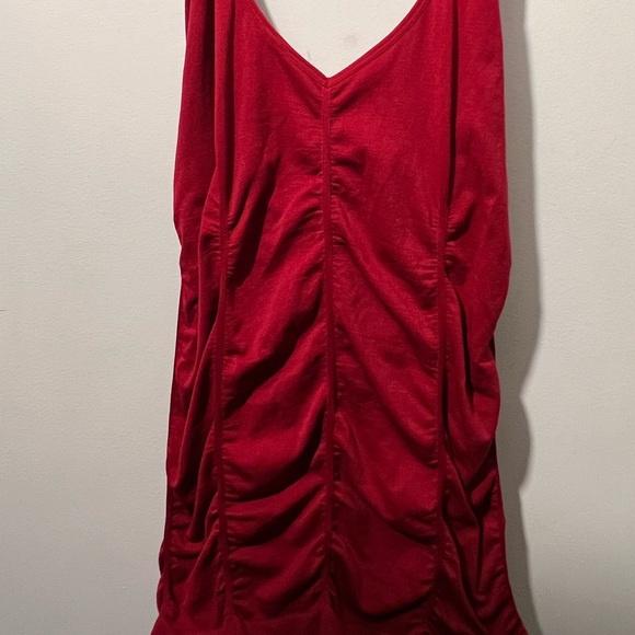 Red Sinching BCBG MaxAzria Halter Top M/L - Picture 3 of 3